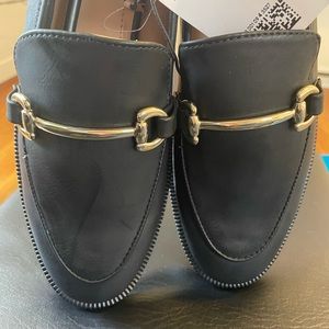 Women’s size 7 H&M loafers. Never worn, tags attached.